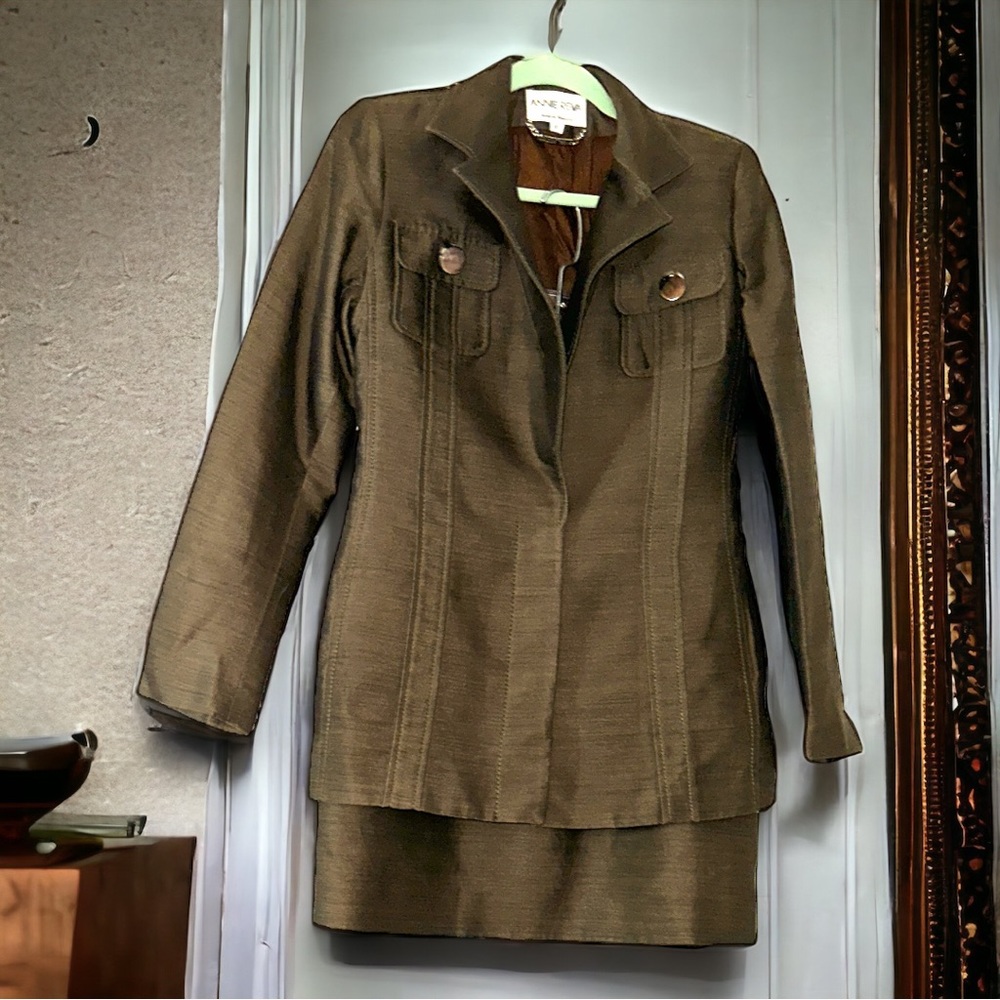 VTG Fabulous Annie Reva 2 pc skirt suit Olive green Made in Canada Silk blend